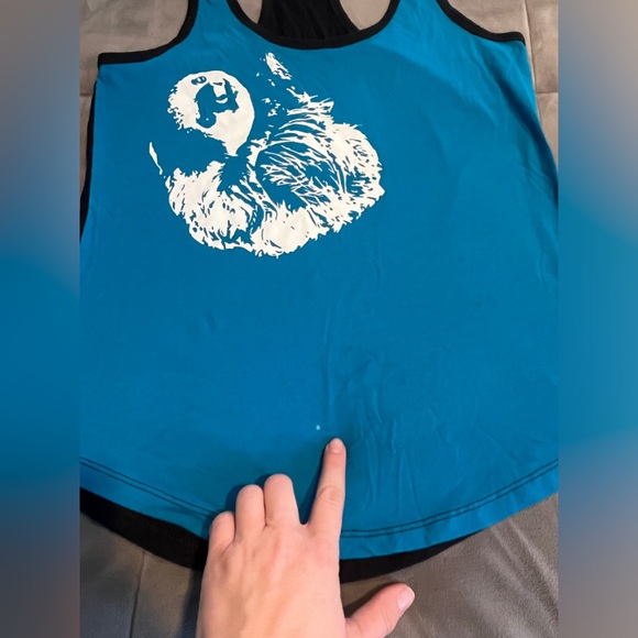 AA women’s M sloth tank - Picture 5 of 5